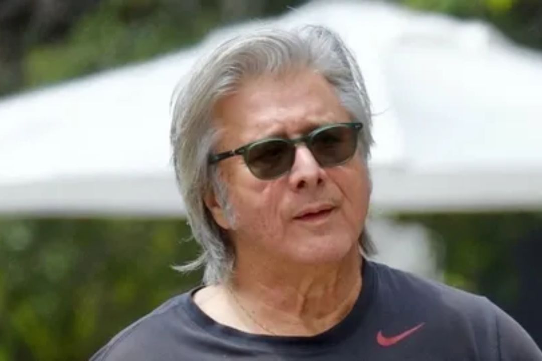 Steve Perry Net Worth: Age Career Highlights Albums & Earnings